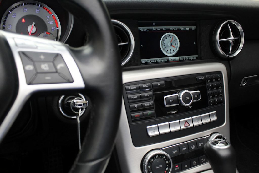 Foto do veículo MERCEDES-BENZ  SLK 250 2015 23.660 KM 149.000,00