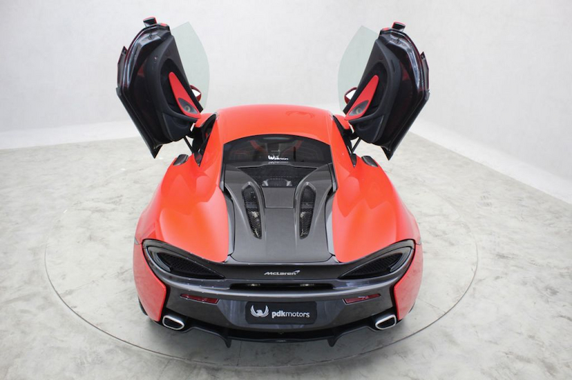 Foto do veículo MCLAREN  540C COUPE 2019 780 KM 1.780.000,00