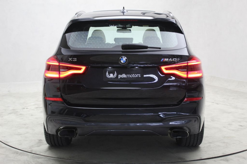 Foto do veículo BMW  X3 M40I 2018 7.636 KM 300.000,00