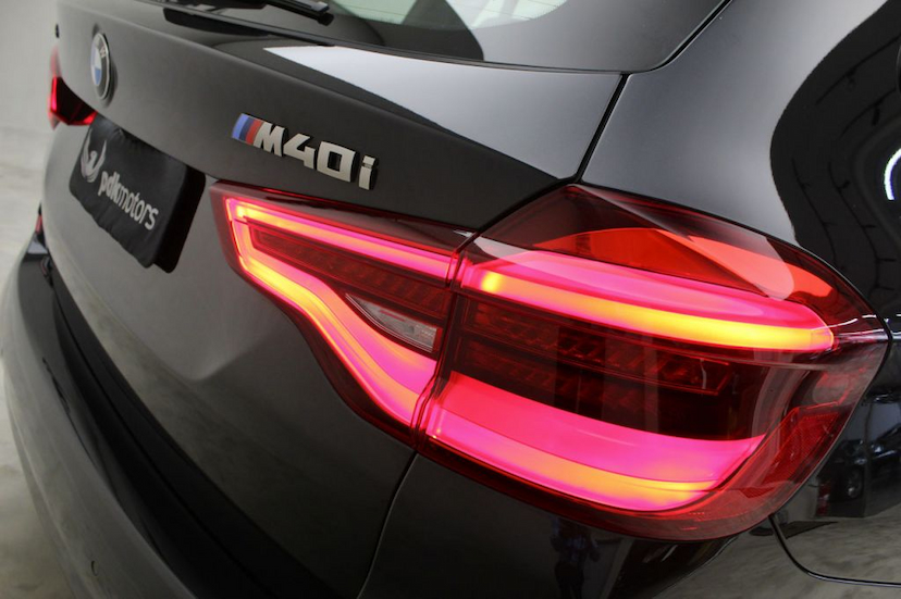 Foto do veículo BMW  X3 M40I 2018 7.636 KM 300.000,00