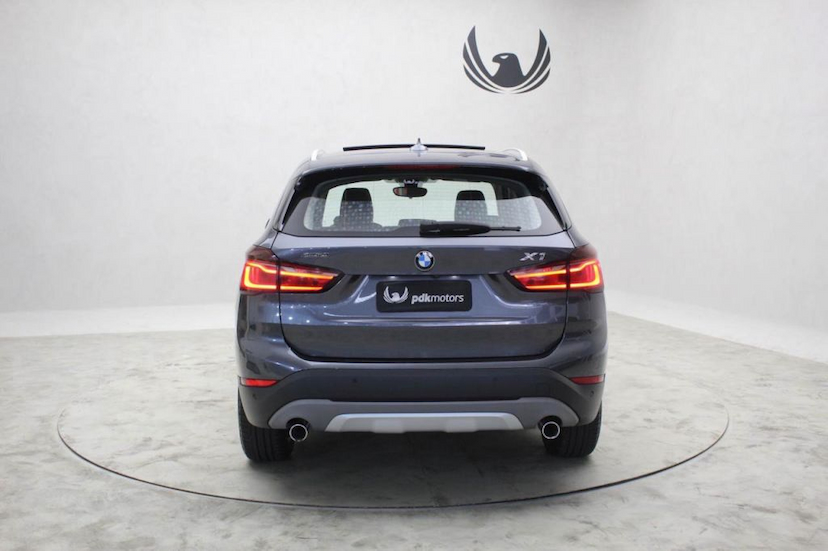Foto do veículo BMW  X1 20I X-LINE 2018 20.725 KM 139.000,00