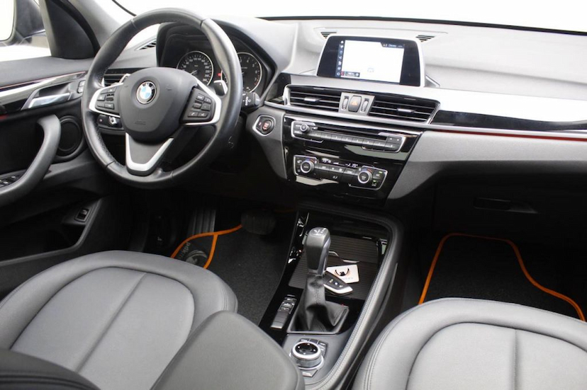 Foto do veículo BMW  X1 20I X-LINE 2018 20.725 KM 139.000,00