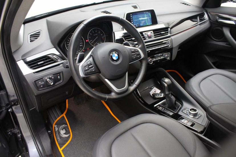 Foto do veículo BMW  X1 20I X-LINE 2018 20.725 KM 139.000,00
