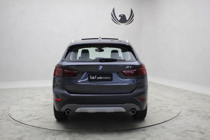 Foto do veículo BMW  X1 20I X-LINE 2018 20.725 KM 139.000,00