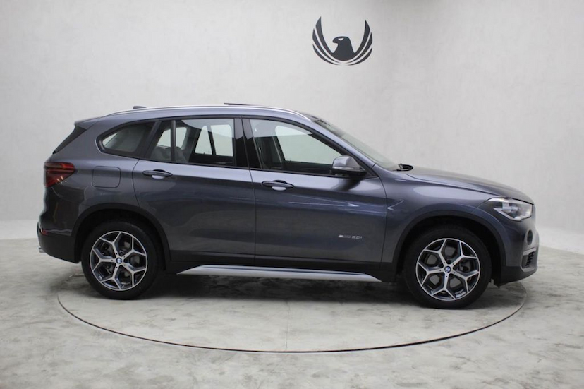 Foto do veículo BMW  X1 20I X-LINE 2018 20.725 KM 139.000,00