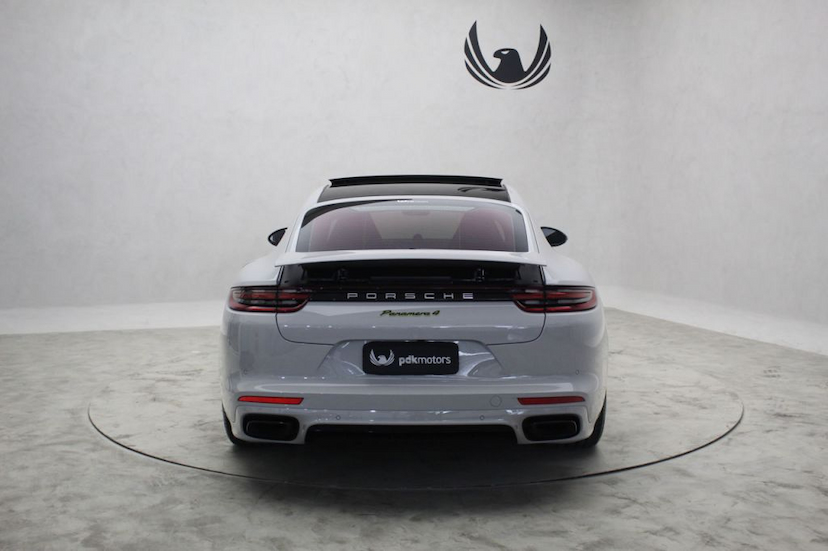 Foto do veículo PORSCHE  PANAMERA 4 E-HYBRID 2018 2.857 KM 589.000,00