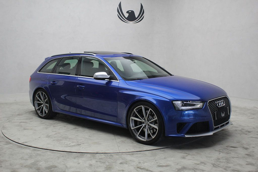 Foto do veículo AUDI RS 4 AVANT QUATTRO 2015 32.330 KM 284.000,00