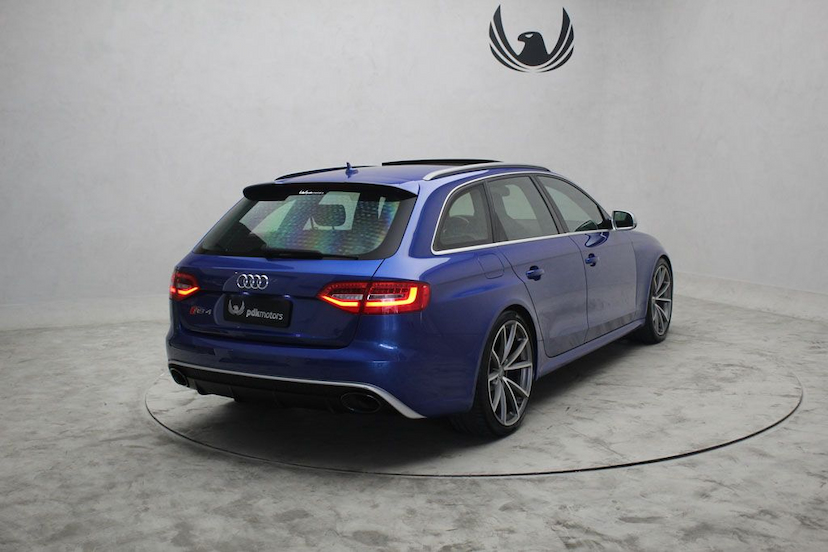 Foto do veículo AUDI RS 4 AVANT QUATTRO 2015 32.330 KM 284.000,00