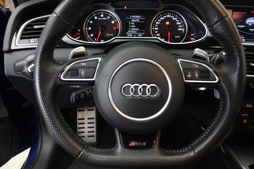 Foto do veículo AUDI RS 4 AVANT QUATTRO 2015 32.330 KM 284.000,00