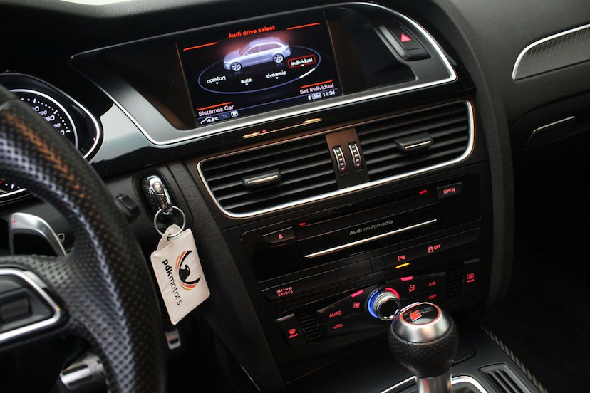 Foto do veículo AUDI RS 4 AVANT QUATTRO 2015 32.330 KM 284.000,00
