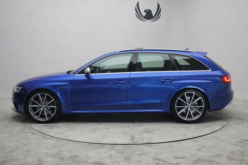 Foto do veículo AUDI RS 4 AVANT QUATTRO 2015 32.330 KM 284.000,00