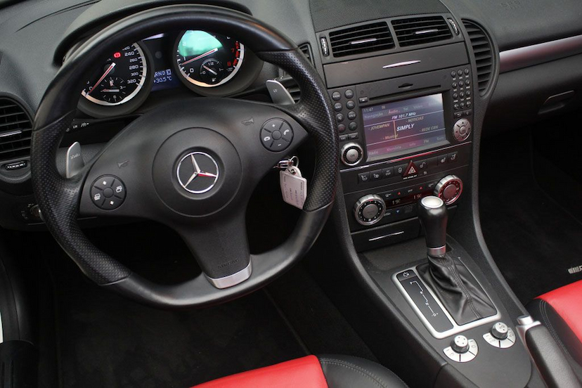 Foto do veículo MERCEDES-BENZ  SLK 55 AMG 2010 44.823 KM 169.000,00