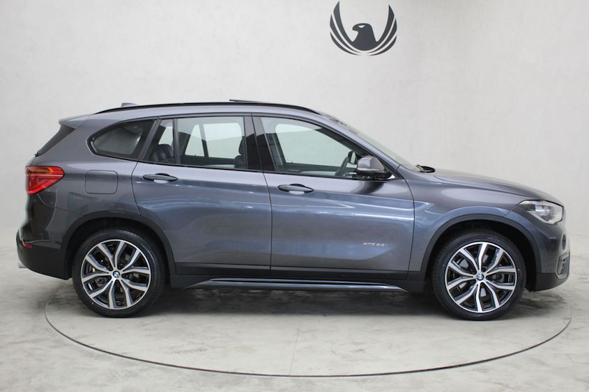 Foto do veículo BMW  X1 25I SPORT 2017 39.120 KM 129.000,00