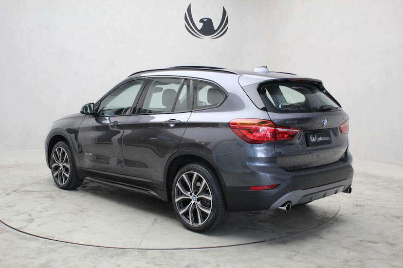 Foto do veículo BMW  X1 25I SPORT 2017 39.120 KM 129.000,00