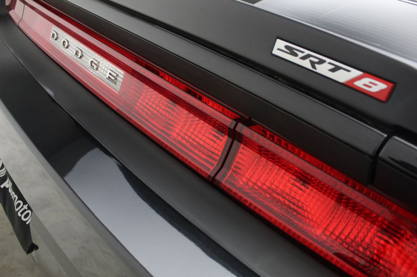 Foto do veículo DODGE  CHALLENGER SRT8 HEMI 2008 8.508 KM 299.000,00