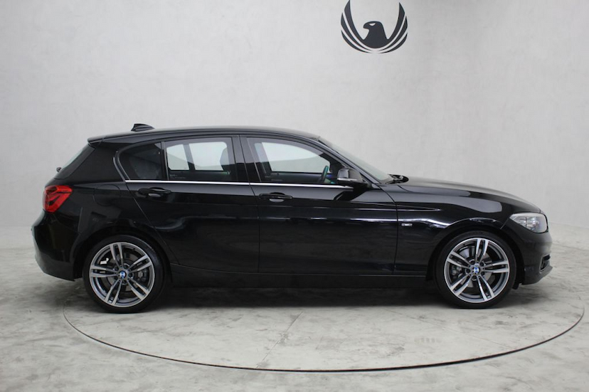 Foto do veículo BMW  120I SPORT ACTIVEFLEX 2016 22.450 KM 109.000,00
