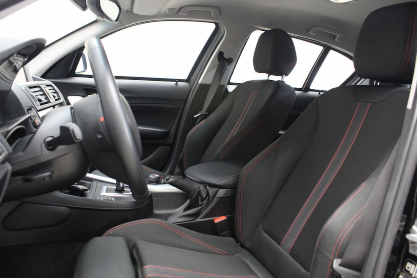 Foto do veículo BMW  120I SPORT ACTIVEFLEX 2016 22.450 KM 109.000,00