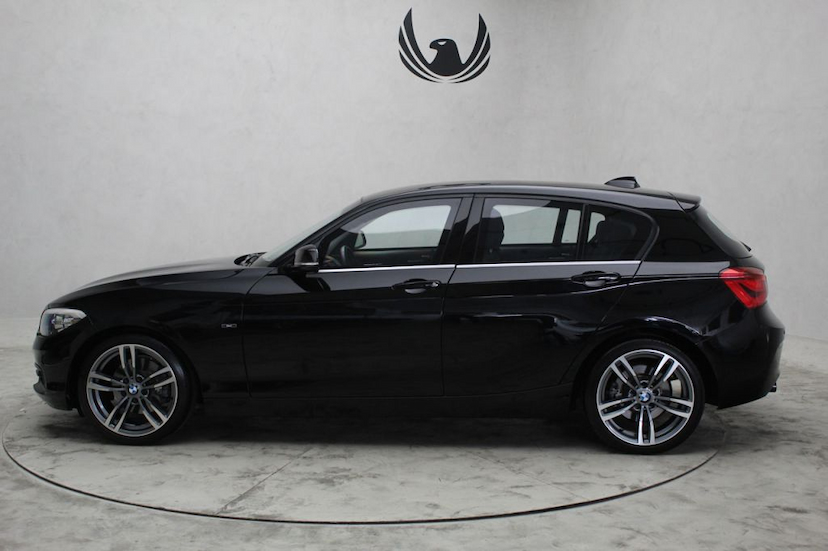 Foto do veículo BMW  120I SPORT ACTIVEFLEX 2016 22.450 KM 109.000,00