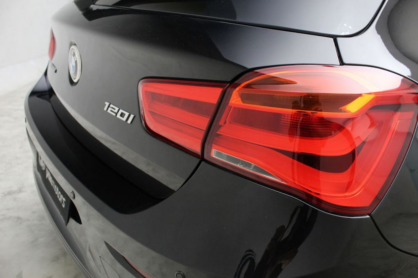 Foto do veículo BMW  120I SPORT ACTIVEFLEX 2016 22.450 KM 109.000,00