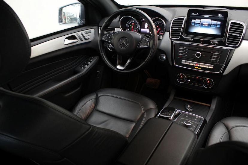 Foto do veículo MERCEDES-BENZ  GLE 400 COUPé 2017 30.290 KM 299.000,00