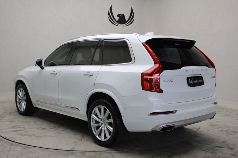 Foto do veículo VOLVO  XC90 D5 INSCRIPTION 7L 2019 3.435 KM 349.000,00