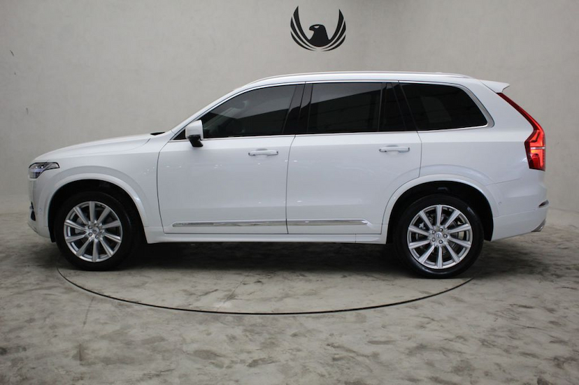 Foto do veículo VOLVO  XC90 D5 INSCRIPTION 7L 2019 3.435 KM 349.000,00