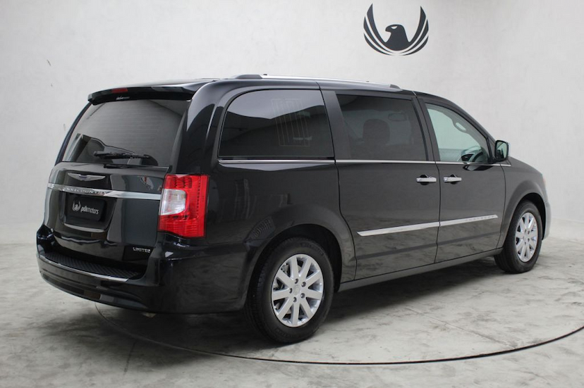 Foto do veículo CHRYSLER  TOWN&COUNTRY LIMITED 2015 43.800 KM 115.000,00