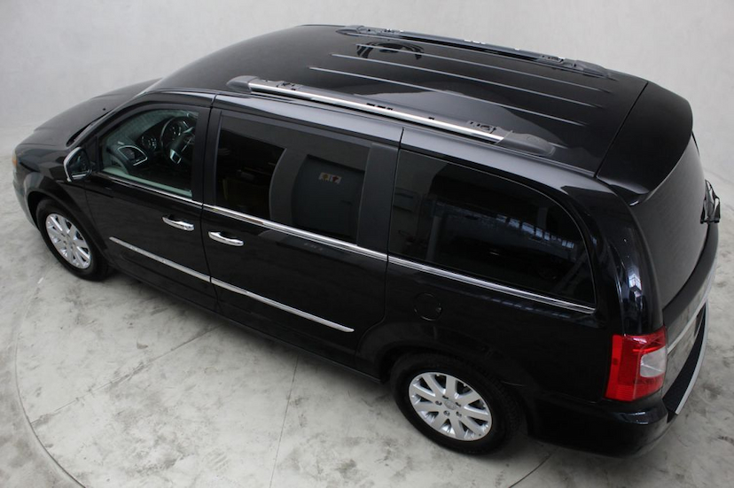 Foto do veículo CHRYSLER  TOWN&COUNTRY LIMITED 2015 43.800 KM 115.000,00
