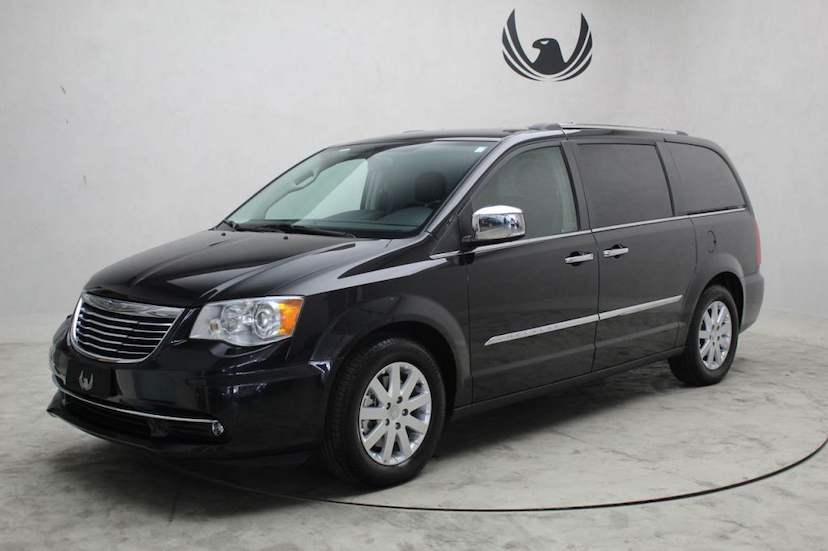 Foto do veículo CHRYSLER  TOWN&COUNTRY LIMITED 2015 43.800 KM 115.000,00