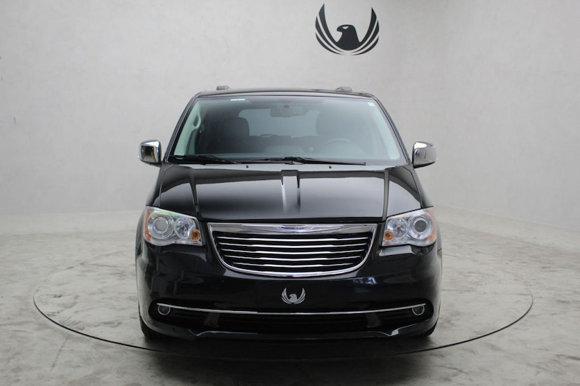 Foto do veículo CHRYSLER  TOWN&COUNTRY LIMITED 2015 43.800 KM 115.000,00