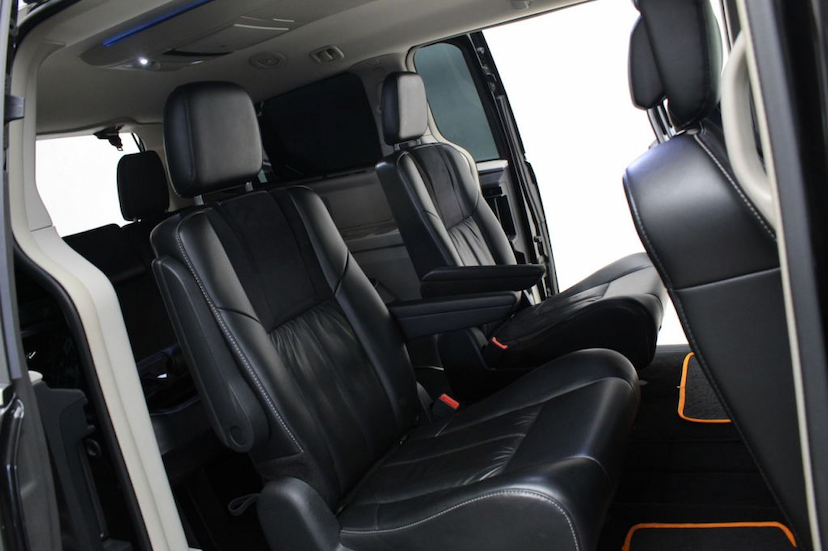 Foto do veículo CHRYSLER  TOWN&COUNTRY LIMITED 2015 43.800 KM 115.000,00