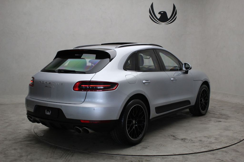 Foto do veículo PORSCHE  MACAN S 2017 34.080 KM 319.900,00