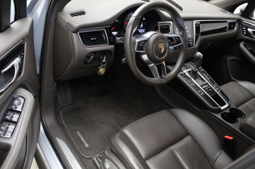 Foto do veículo PORSCHE  MACAN S 2017 34.080 KM 319.900,00
