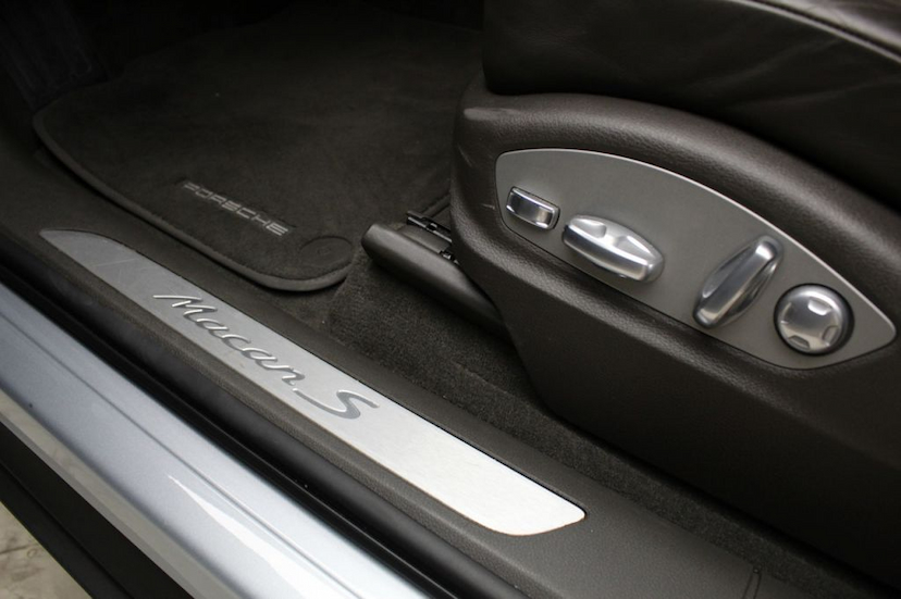 Foto do veículo PORSCHE  MACAN S 2017 34.080 KM 319.900,00