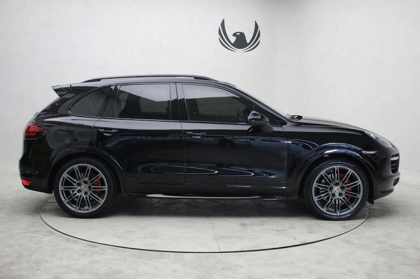 Foto do veículo PORSCHE  CAYENNE GTS 2014 48.040 KM 280.000,00