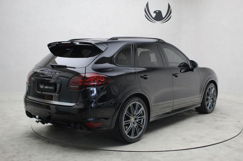 Foto do veículo PORSCHE  CAYENNE GTS 2014 48.040 KM 280.000,00