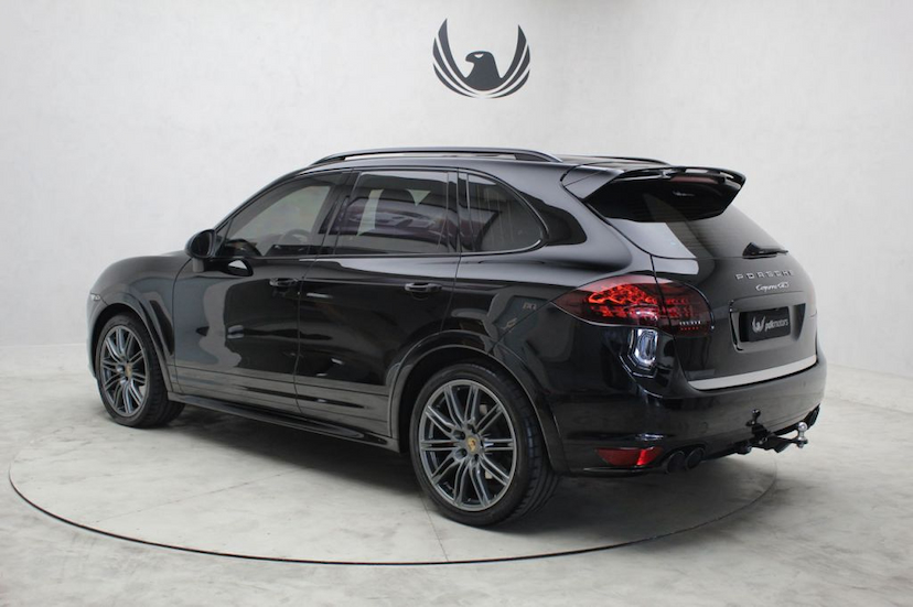 Foto do veículo PORSCHE  CAYENNE GTS 2014 48.040 KM 280.000,00