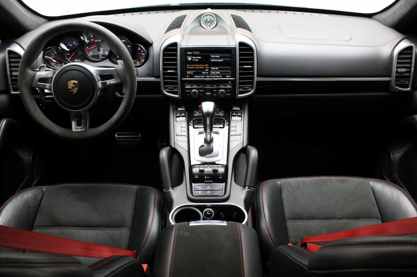 Foto do veículo PORSCHE  CAYENNE GTS 2014 48.040 KM 280.000,00
