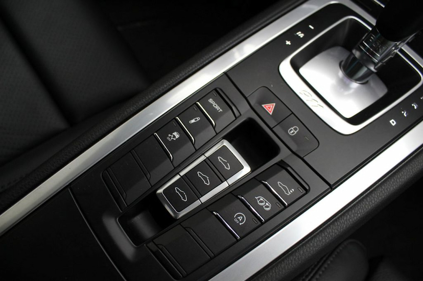 Foto do veículo PORSCHE  911 CARRERA 2018 6.535 KM 509.000,00