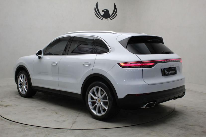 Foto do veículo PORSCHE  CAYENNE V6 2019 34.890 KM 359.000,00
