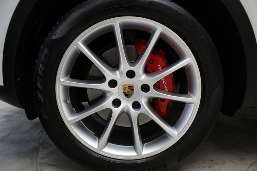 Foto do veículo PORSCHE  CAYENNE V6 2019 34.890 KM 359.000,00