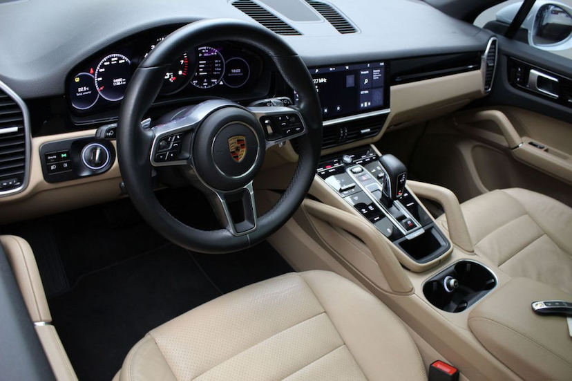 Foto do veículo PORSCHE  CAYENNE V6 2019 34.890 KM 359.000,00