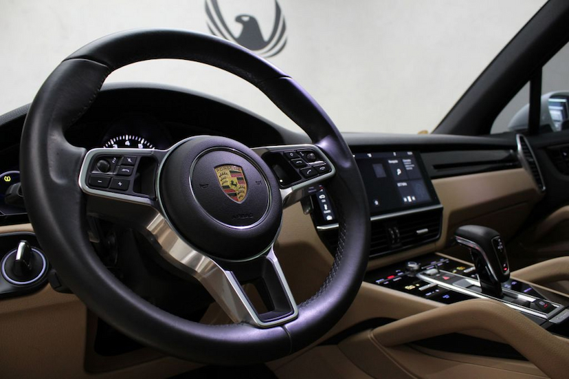 Foto do veículo PORSCHE  CAYENNE V6 2019 34.890 KM 359.000,00
