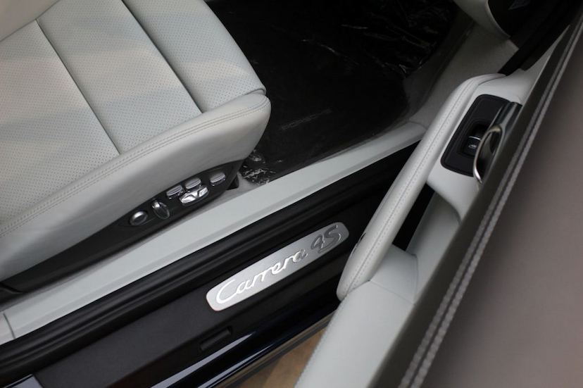 Foto do veículo PORSCHE  911 CARRERA 4S 2015 12.570 KM 569.000,00