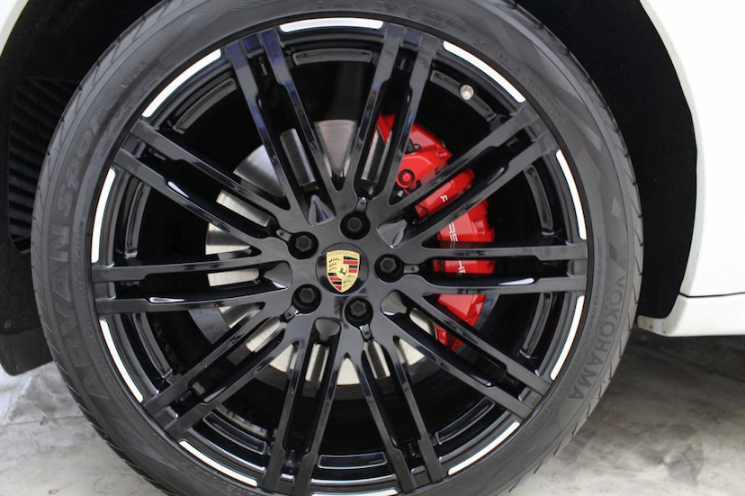 Foto do veículo PORSCHE  MACAN TURBO 2015 36.053 KM 285.000,00