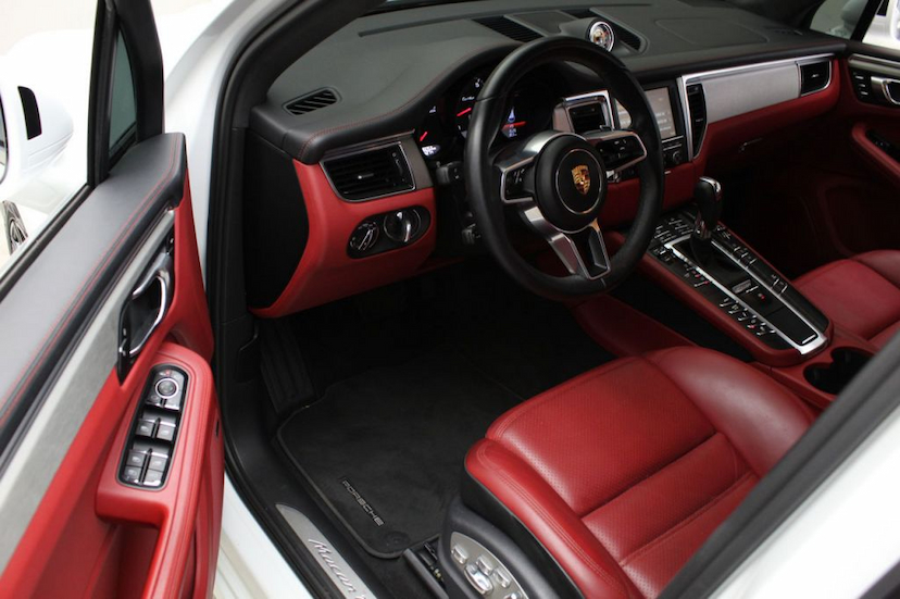 Foto do veículo PORSCHE  MACAN TURBO 2015 36.053 KM 285.000,00