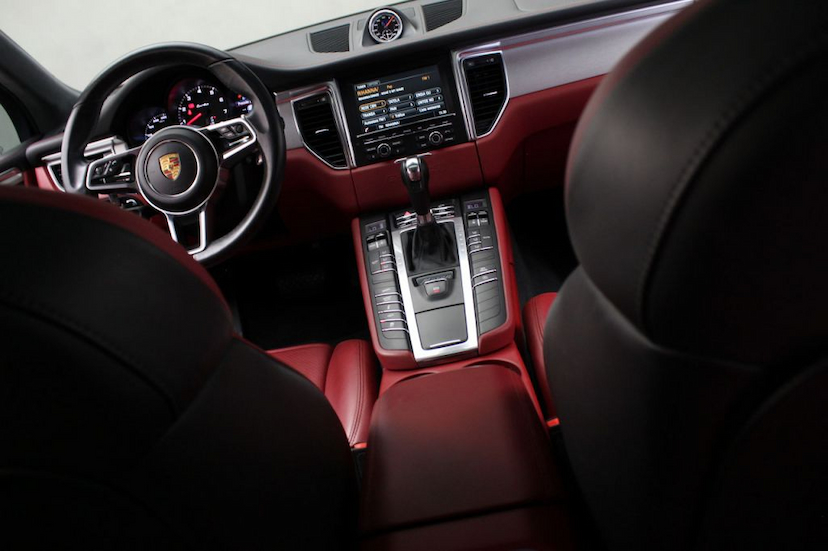 Foto do veículo PORSCHE  MACAN TURBO 2015 36.053 KM 285.000,00