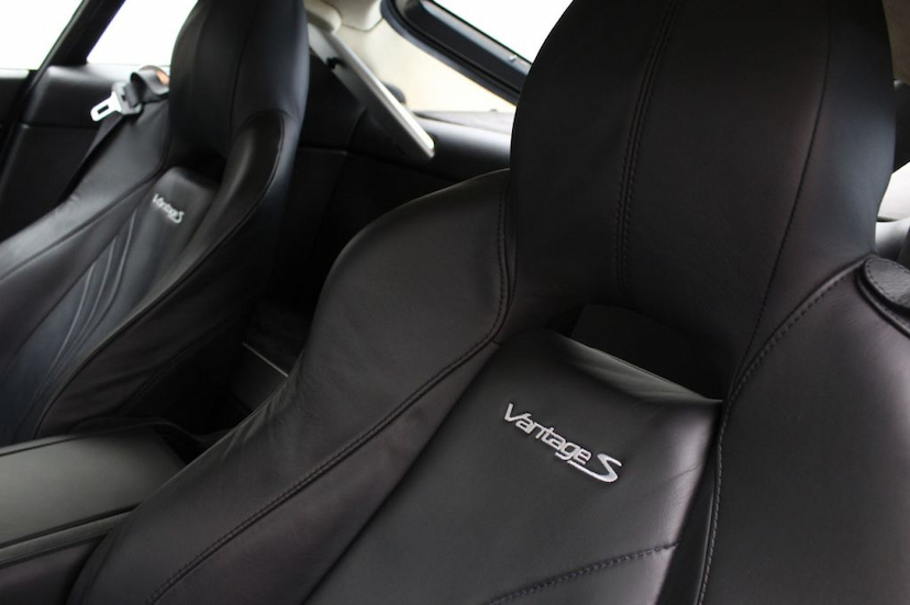 Foto do veículo ASTON MARTIN  VANTAGE S 2012 20.823 KM 399.000,00