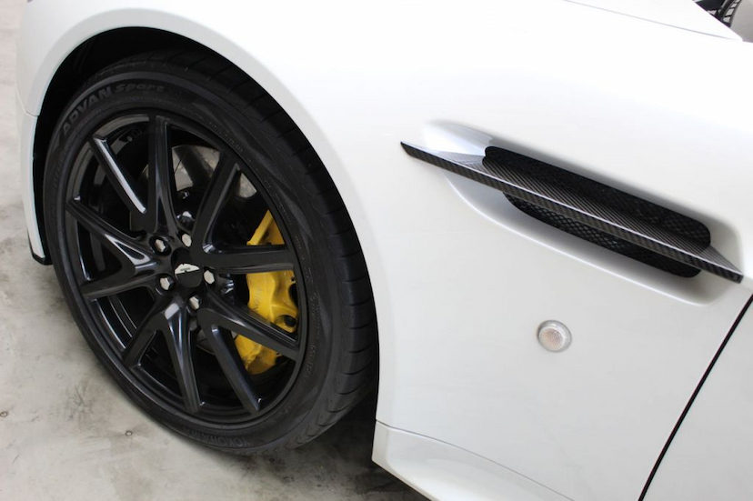 Foto do veículo ASTON MARTIN  VANTAGE S 2012 20.823 KM 399.000,00