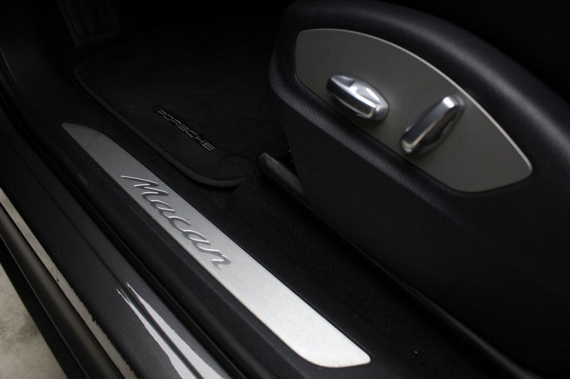 Foto do veículo PORSCHE  MACAN 2015 45.330 KM 245.000,00